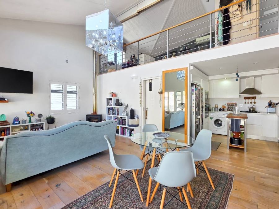 2 Bedroom Property for Sale in Vredehoek Western Cape